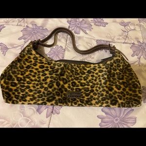 Beautiful casual Leopard hand bag guess brand new without tag